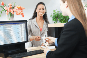 Why Choose a Licensed Moneylender Over a Bank in Singapore? Pros and Cons